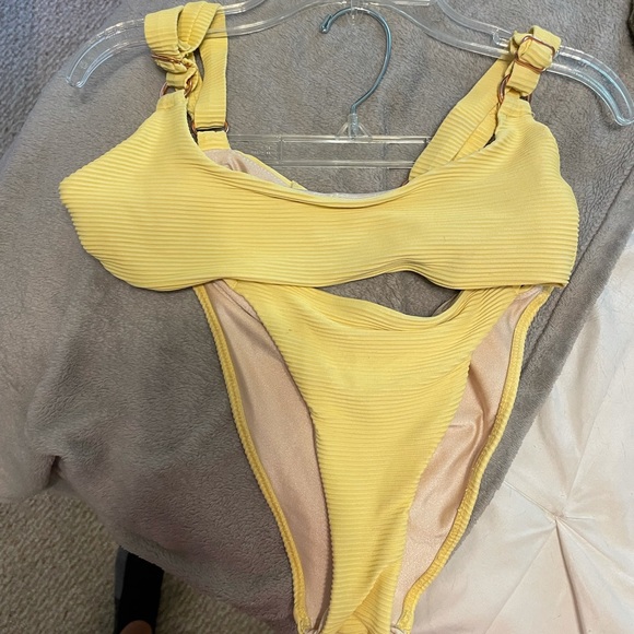 PacSun L.A. Hearts Yellow Bikini - Picture 4 of 5
